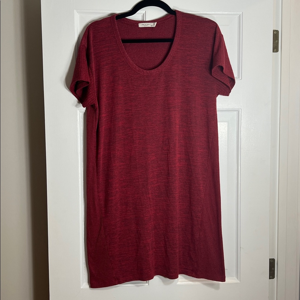 rag & bone Clara Scoop-Neck Short-Sleeve Torqued Tee Dress in Cranberry, Size M